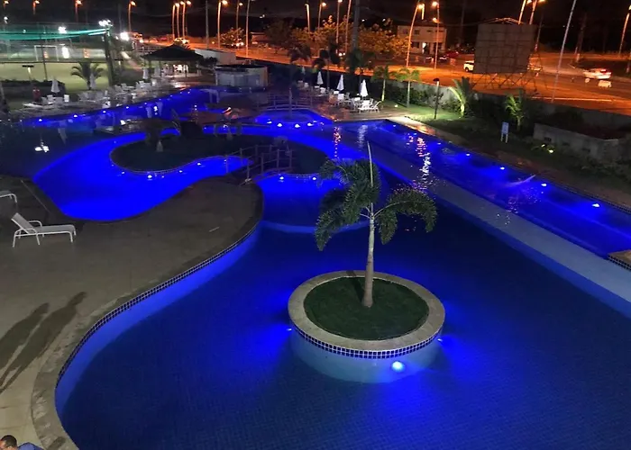 Muro Alto condomínio CLUBE AP 411